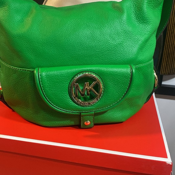 Beautiful Michael Kors bag used in good condition. - Picture 9 of 12